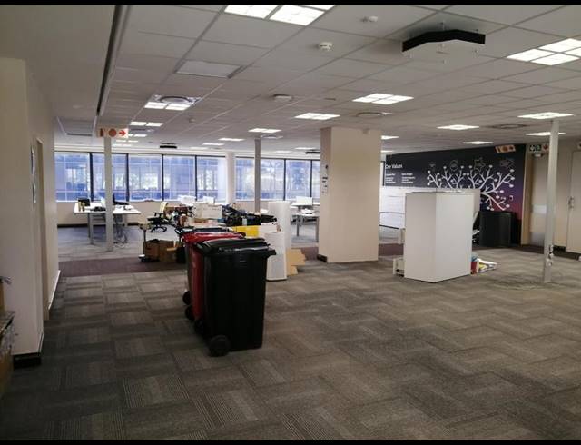 BUSINESS PROPERTY TO RENT IN WOODMEAD